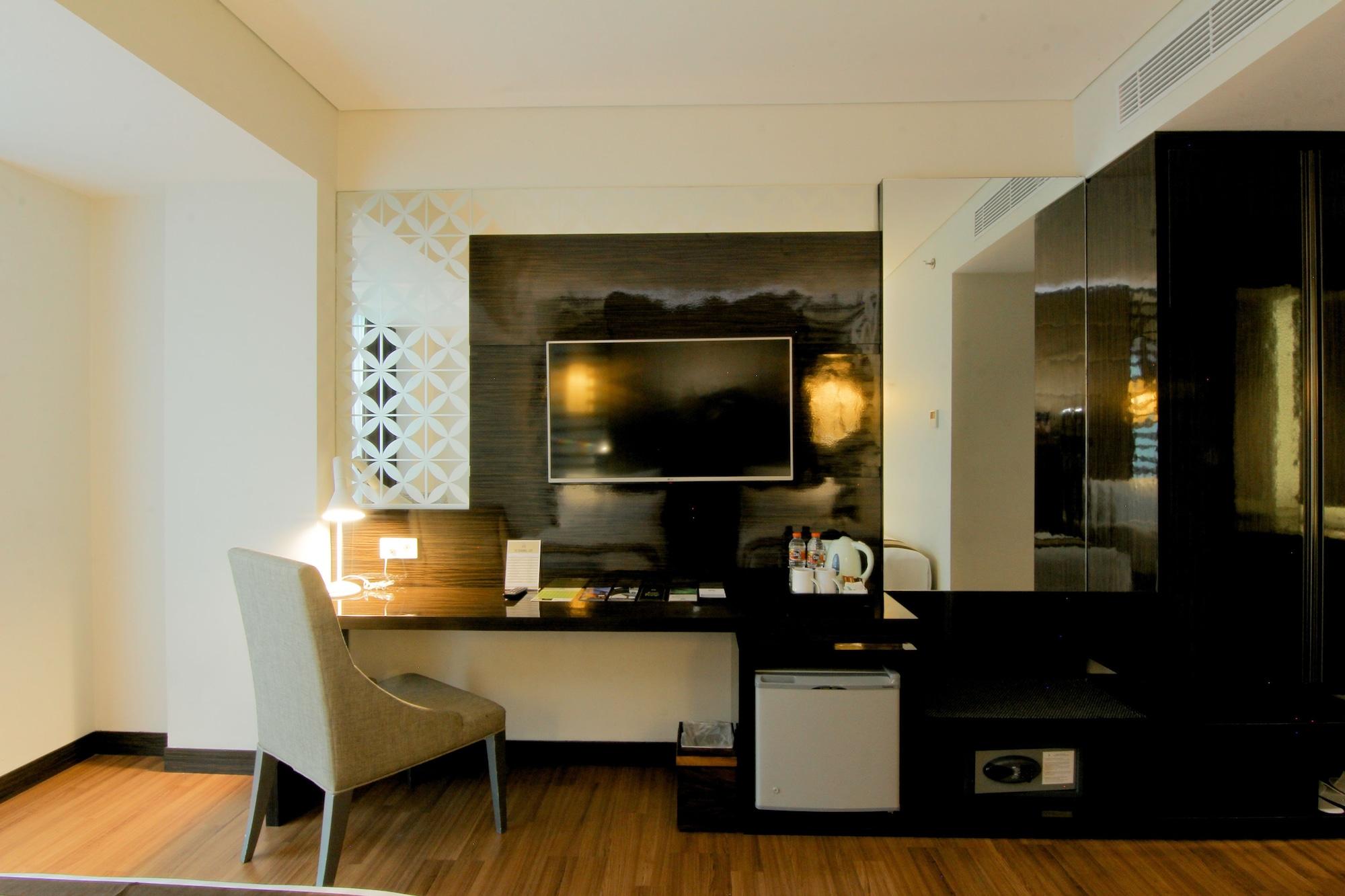 The Atrium Hotel & Resort Yogyakarta Melati Exterior photo