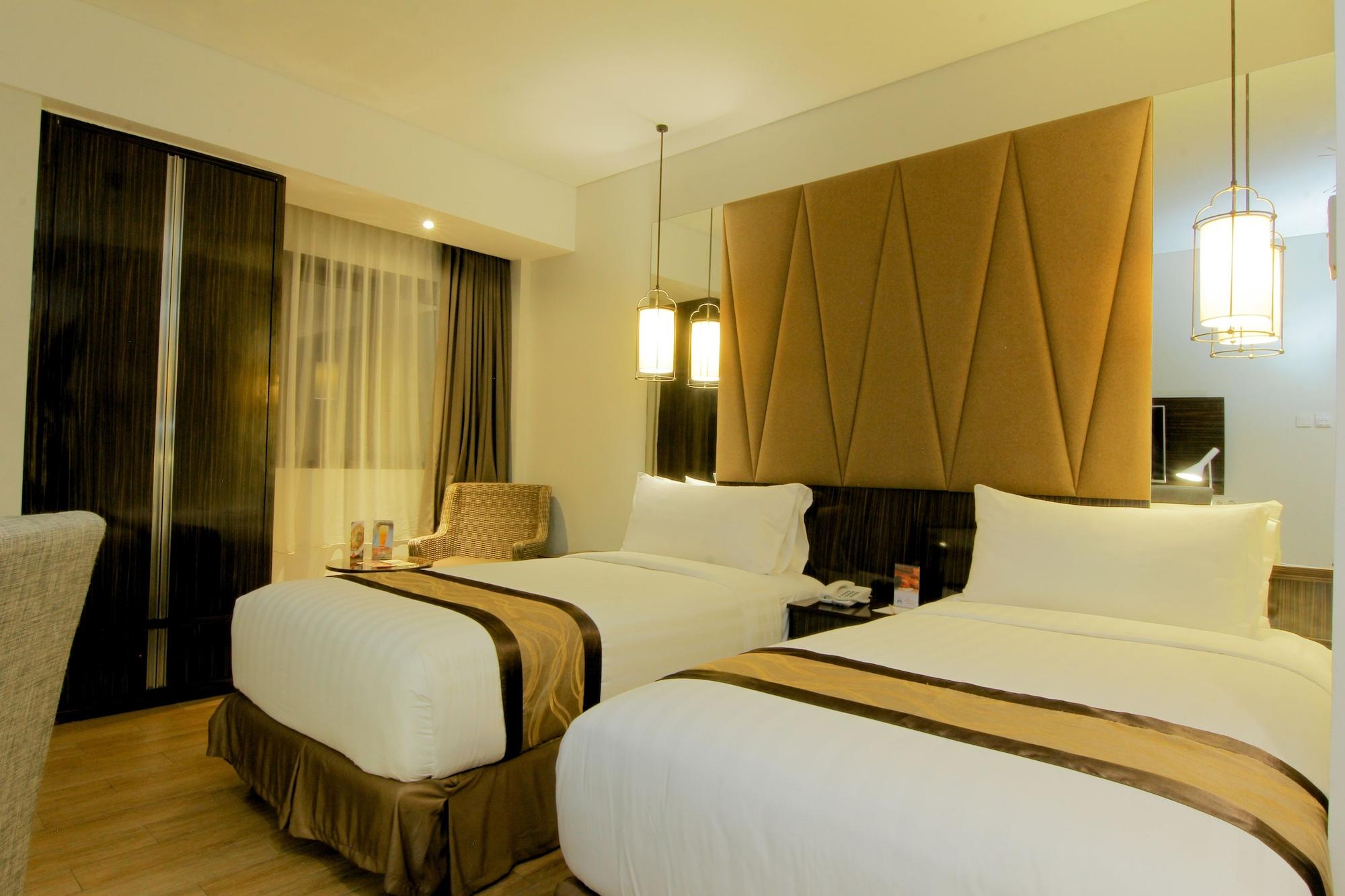 The Atrium Hotel & Resort Yogyakarta Melati Exterior photo