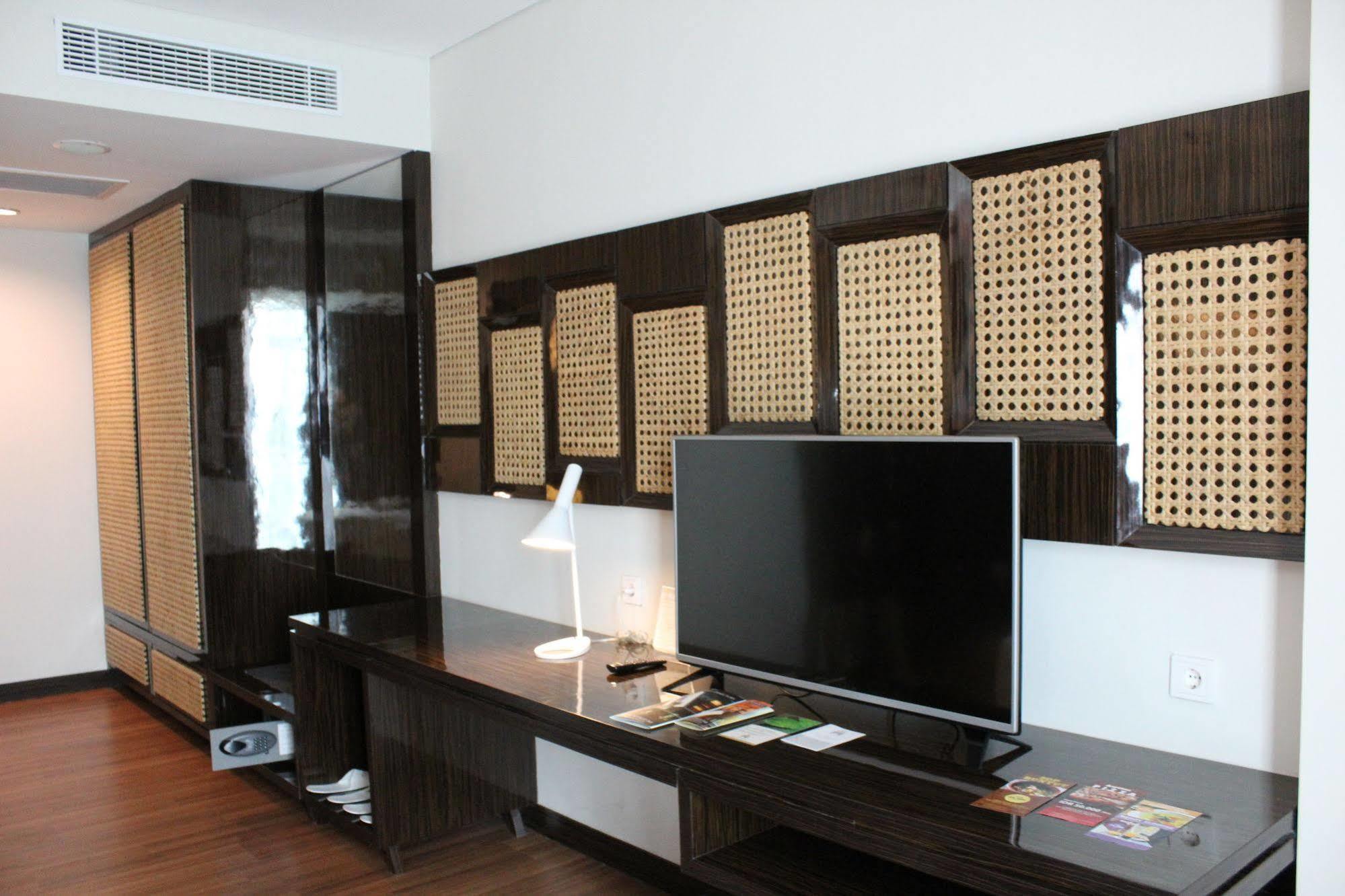 The Atrium Hotel & Resort Yogyakarta Melati Exterior photo