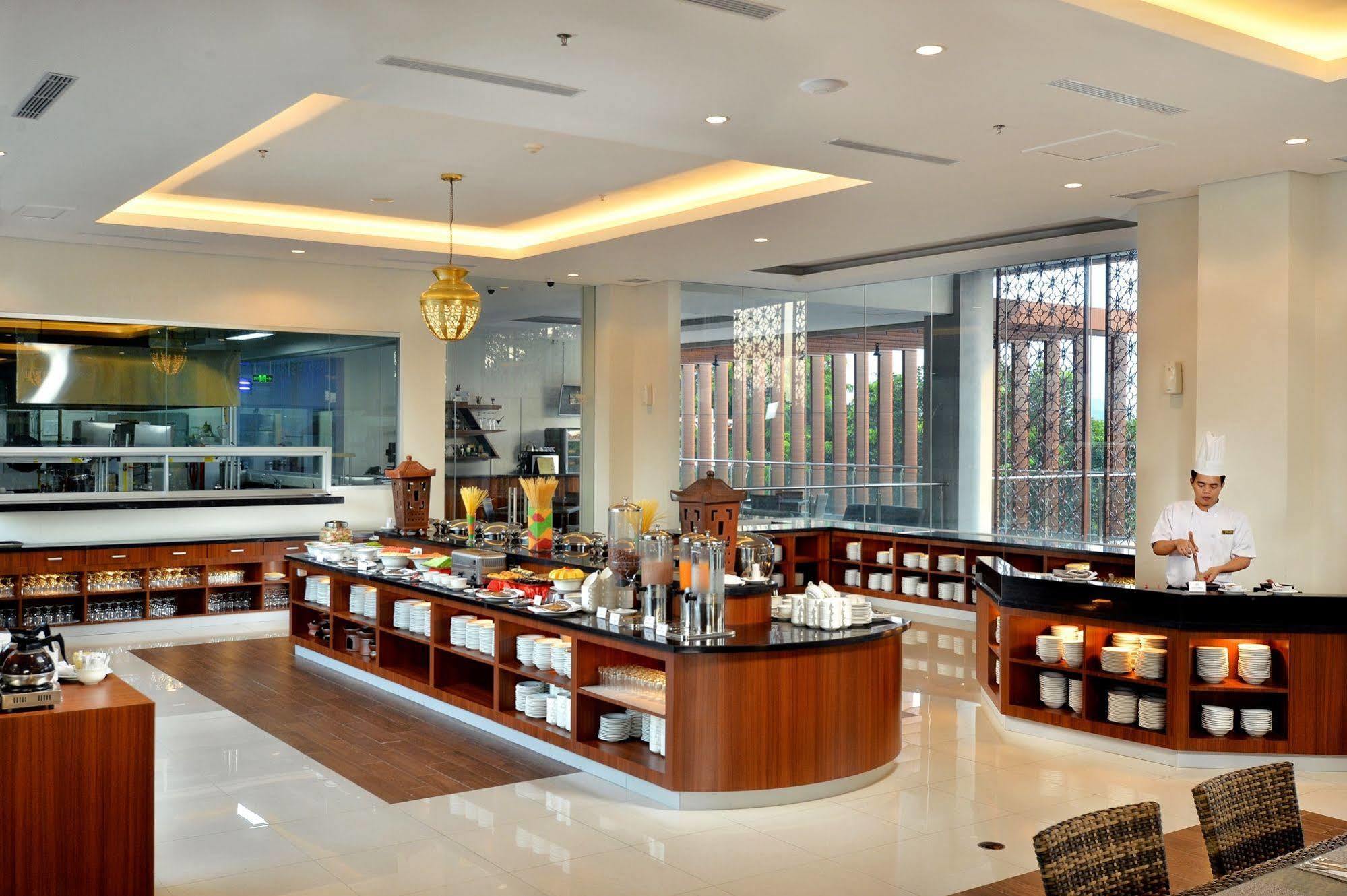 The Atrium Hotel & Resort Yogyakarta Melati Exterior photo